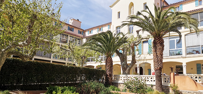 L'admission maison de retraite à Toulon se fait auprès de l'équipe dédiée.