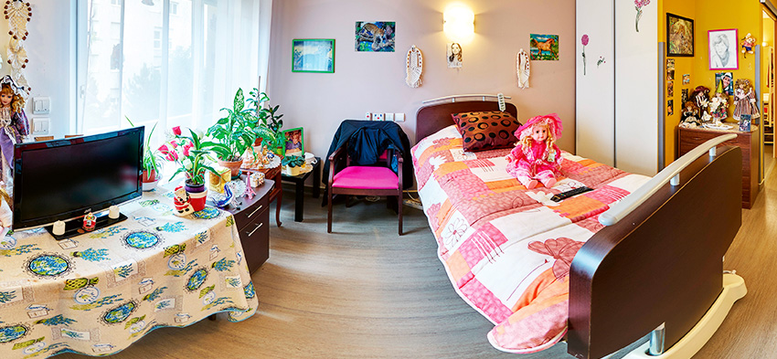 Exemple de chambre disponible pour personne âgée dépendante à la maison des glycines, maison de retraite médicalisée accessible à tous à Le Bourget Drancy Aulnay 93