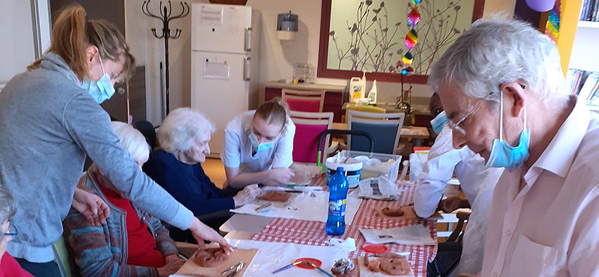 Pour trouver une maison de retraite Alzheimer, contactez l'équipe de la Maison de l'Érable Argenté de Clamart 92.