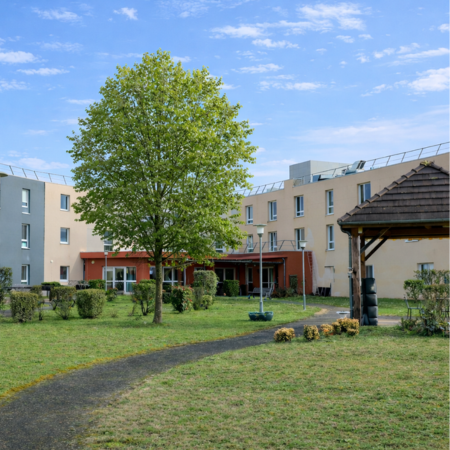Jardin extérieur de l’EHPAD La Maison des Verdiaux à Fourchambault 58